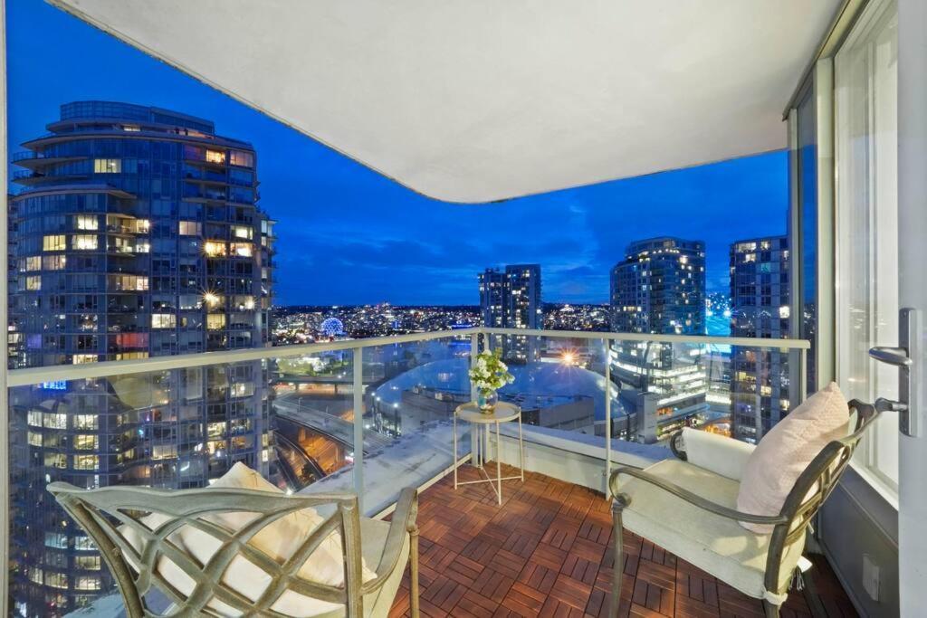 Water View Condo In Downtown فانكوفر المظهر الخارجي الصورة